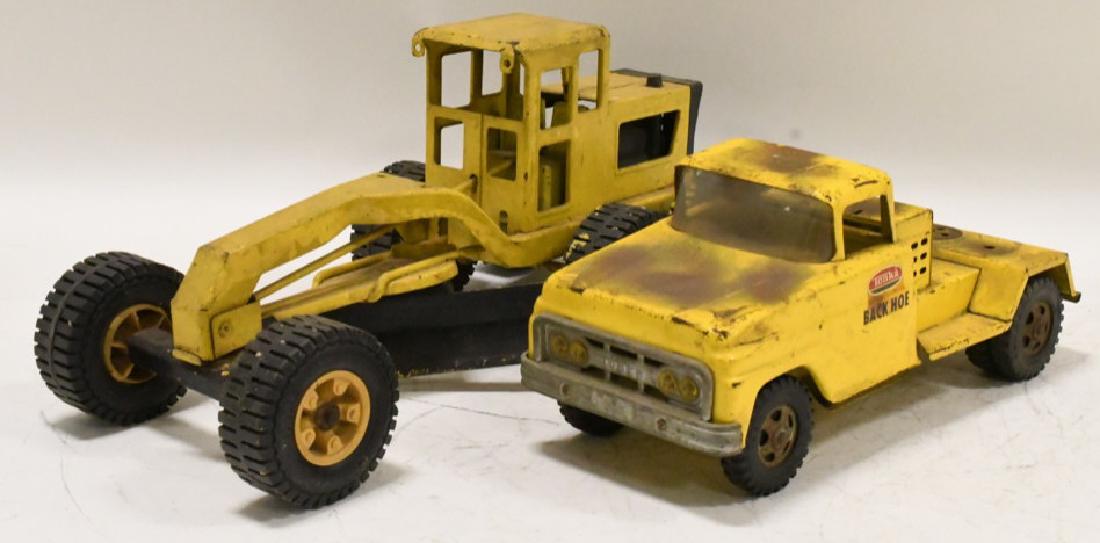 Tonka Back Hoe Cab With Road Grader: Nice Tonka Back Hoe cab with road grader. Both are in worn condition with paint loss and wear. Road grader measures approximately 17" across.