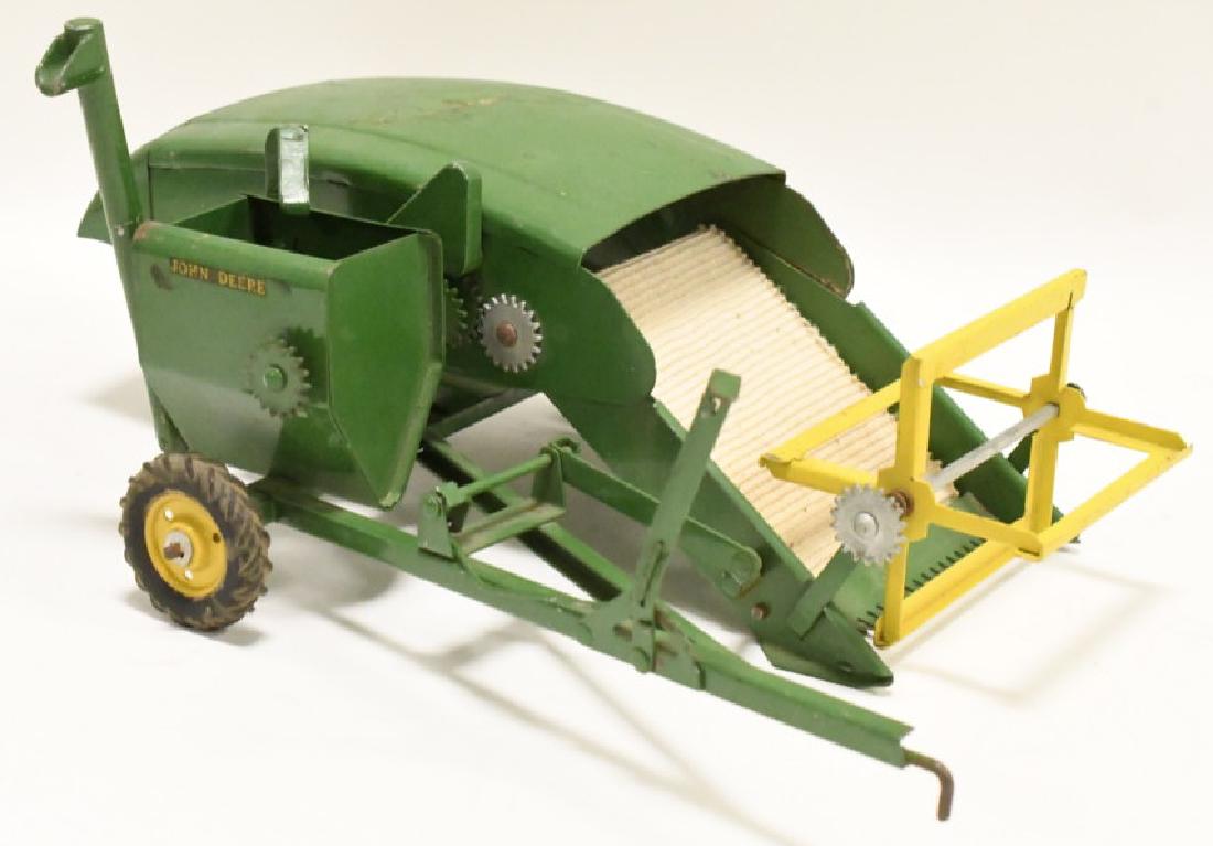 Vintage Carter / Eska John Deere Pull Type Combine (1 of 5)