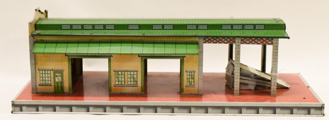 Vintage Marx O Gauge Tin Litho Freight Station (1 of 6)