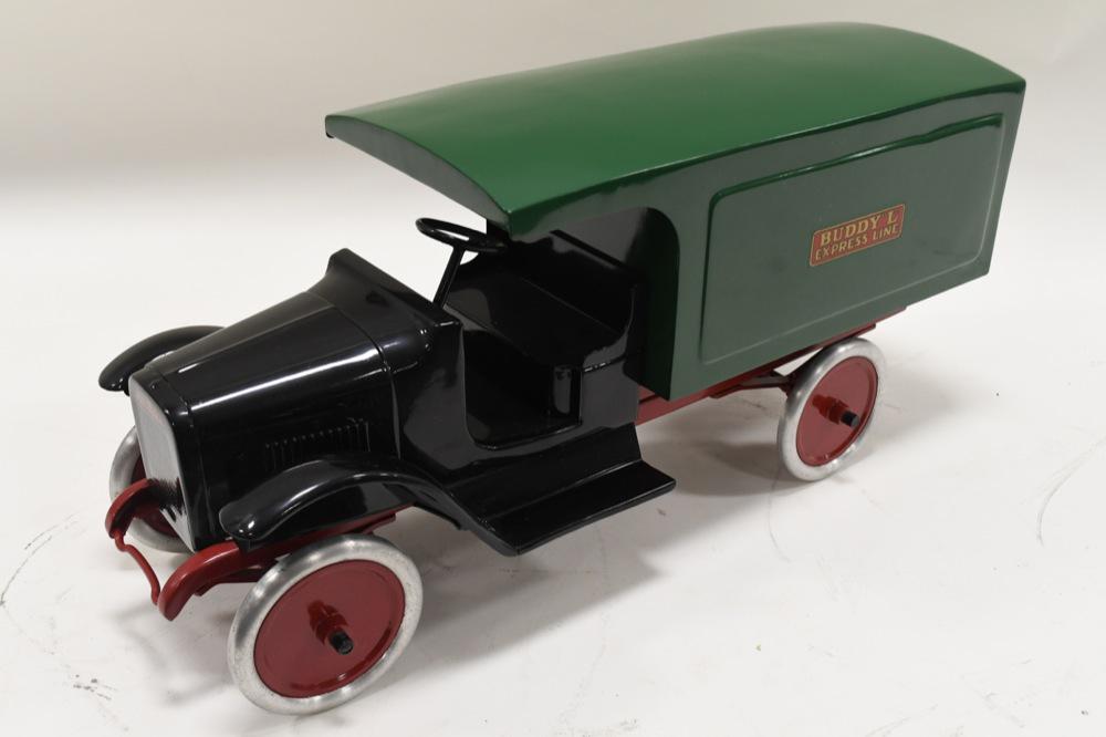 Restored Buddy "L" Express Line Truck (1 of 4)