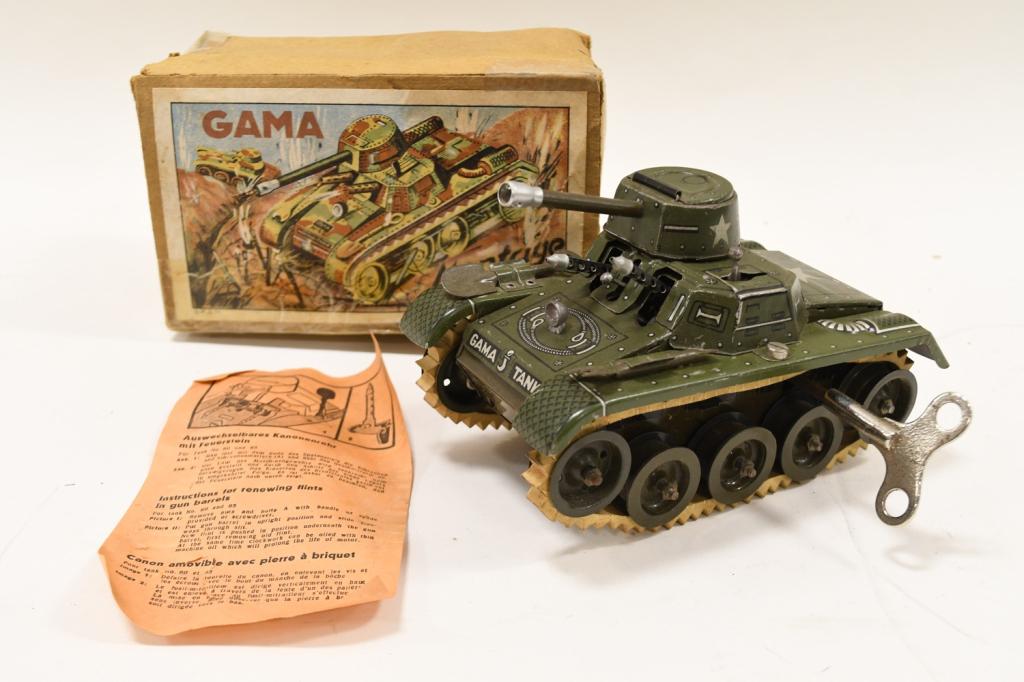 Gama Montage Tank Germany Key Wind-Up (1 of 4)