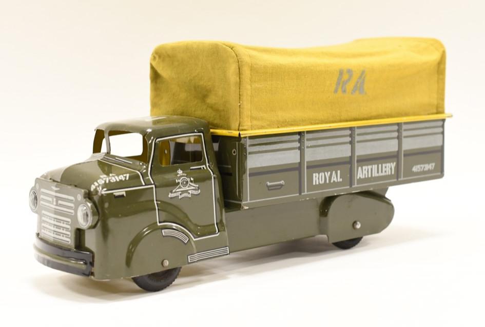 Marx Tin Litho Royal Artillery Transport Truck (1 of 3)