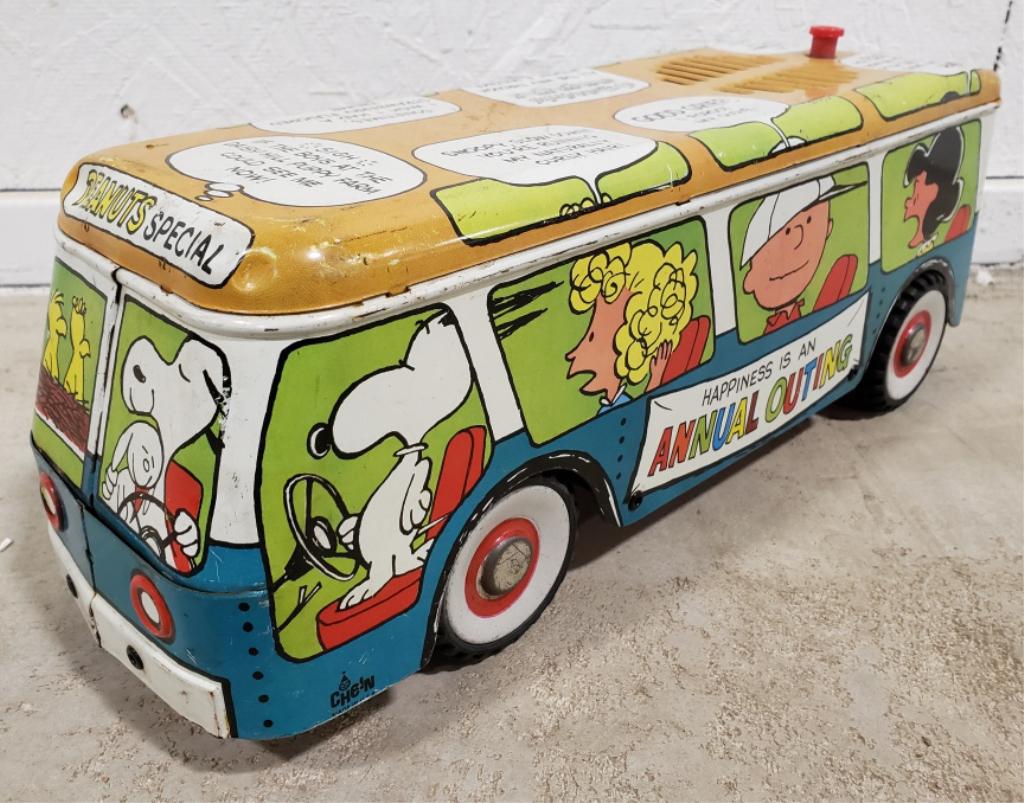 Original Peanuts Talking Bus Tin Litho Battery Op. (1 of 5)