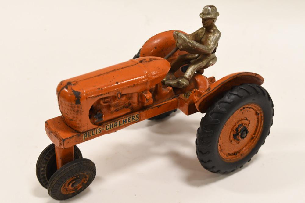 Arcade Allis Chalmers Tractor w/ Man (1 of 5)