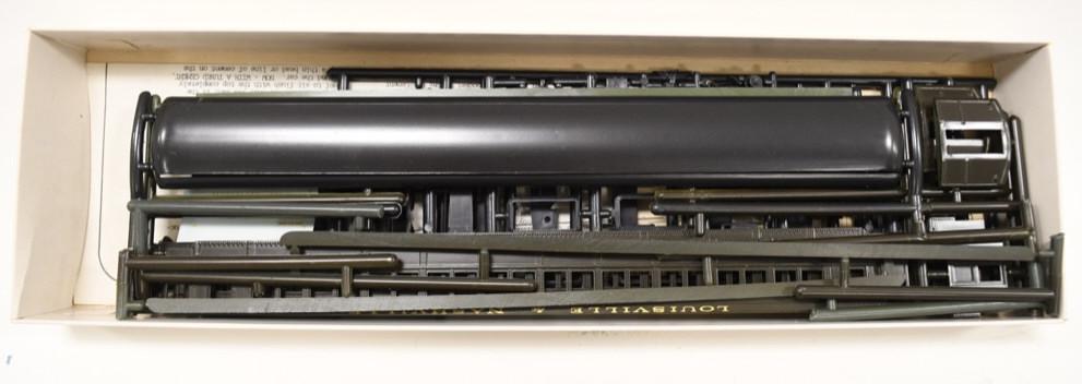4 HO Alco Day Coach Louisville & Nashville Models (1 of 3)