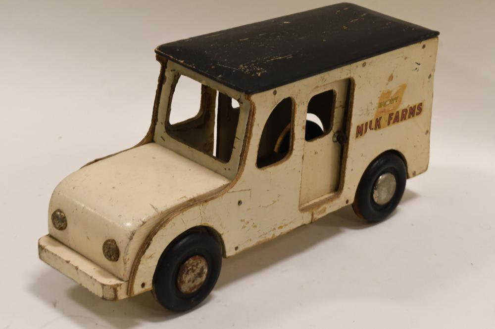 Buddy L Wood Toys Milk Farms Truck - Jan 26, 2020 | Kraft Auction