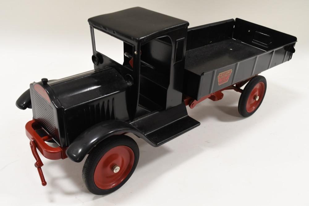 Restored Keystone Crank-Up Dump Truck (1 of 5)