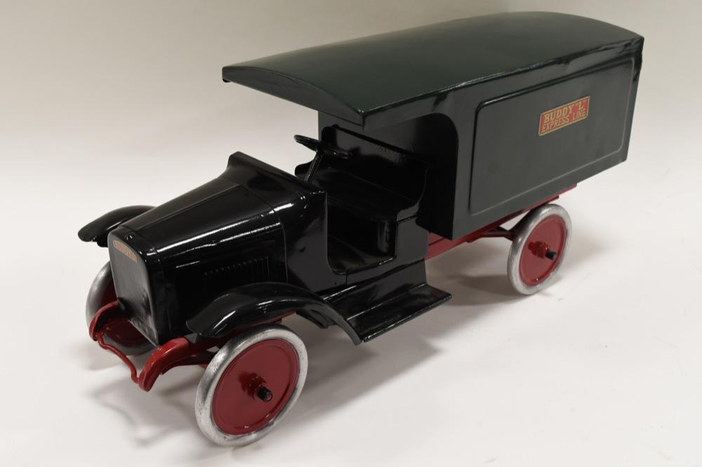 Restored Buddy "L" Express Line Truck (1 of 4)