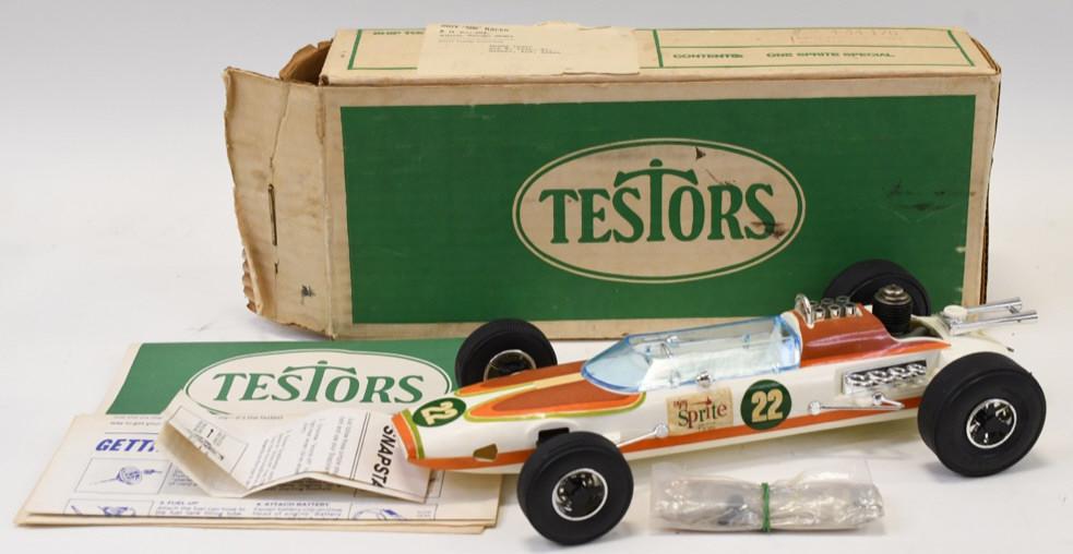 Vintage Testors Gas Engine Powered Tether Car (1 of 4)