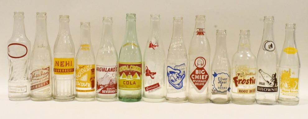 Large Lot Of Vintage Soda Bottles (1 of 5)