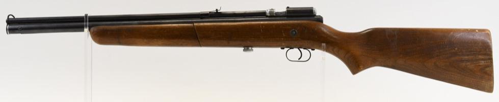 Crosman "140" .22 Cal Multi-Pump Air Rifle: Nice vintage Crosman "140" .22 cal multi-pump air rifle . Nice cosmetic condition with wear from use and age. No serial number.