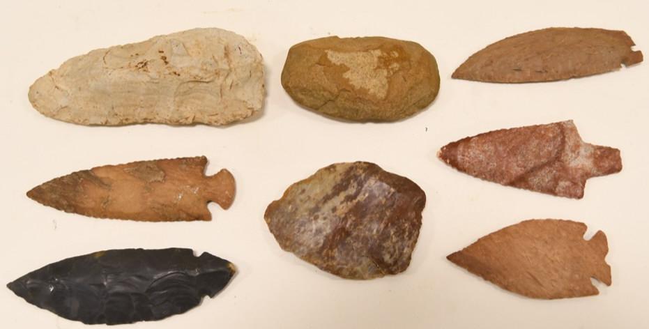 Lot Of 8 Native American Arrowheads / Spearheads (1 of 6)