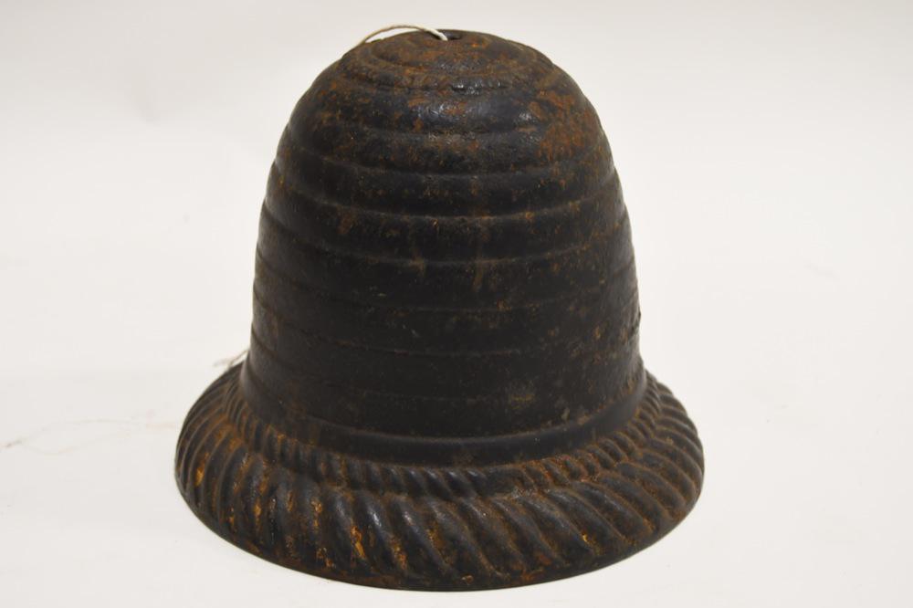 Large Cast Iron Bee Hive String Holder: Nice vintage cast iron Bee Hive string holder. Nice condition with surface rust and wear from use and age. Displays very well. Measures approximately 6-1/4" tall by 7-1/2" in diameter.