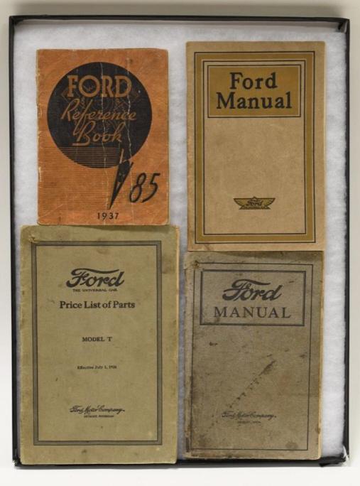 Lot Of 4 Early Ford Booklets / Manuals (1 of 5)