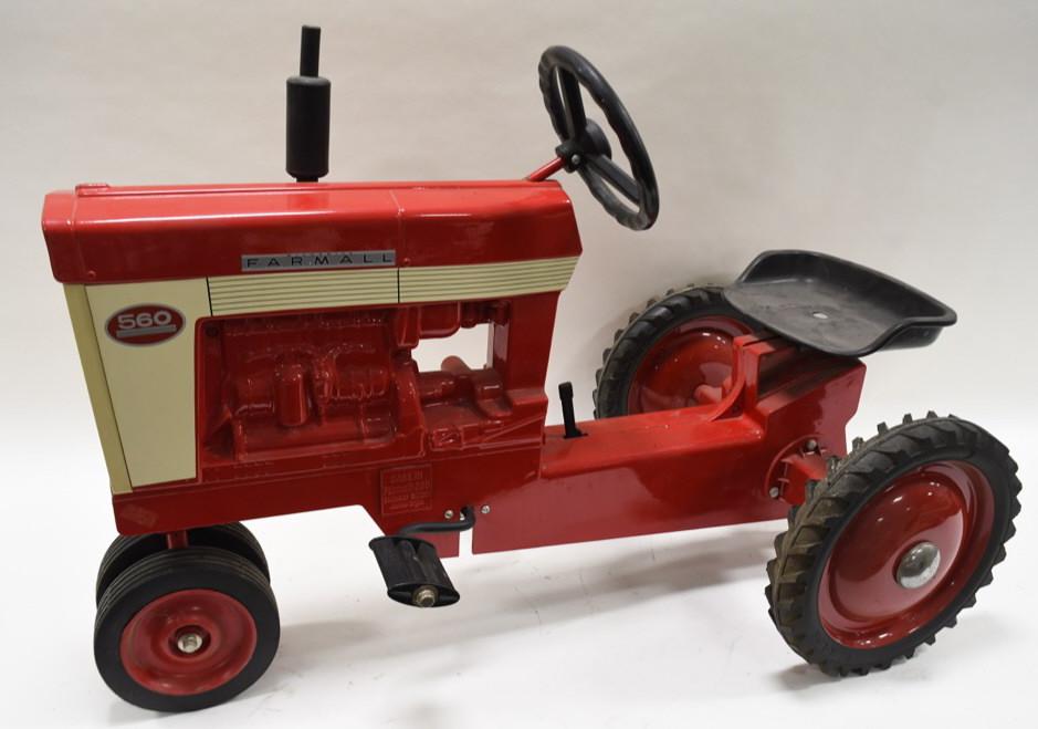 Scale Models Farmall 560 Pedal Tractor (1 of 6)