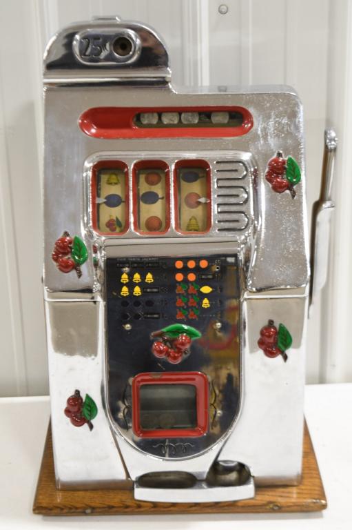Mills Black Cherry Bell 25¢ Slot Machine (1 of 9)