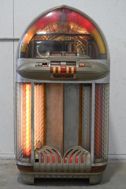 Vintage Wurlitzer Model 1100 Jukebox (1 of 10)
