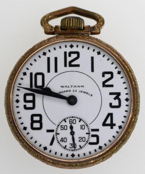 1943 Waltham Vanguard Railroad Grade Pocket Watch (1 of 4)
