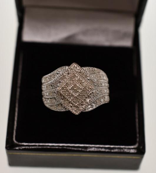 1CT DIAMOND PAVE RING (1 of 2)
