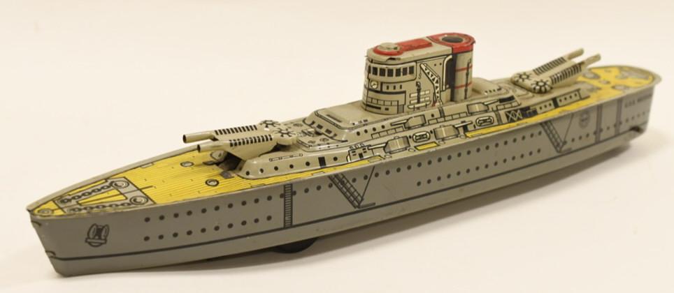 Marx Tin Friction U.S.S. Washington Ship: Nice tin litho friction U.S.S. Wahington ship. Displays nicely with wear and paint loss from play and age. Measures approximately 14 1/2" long.