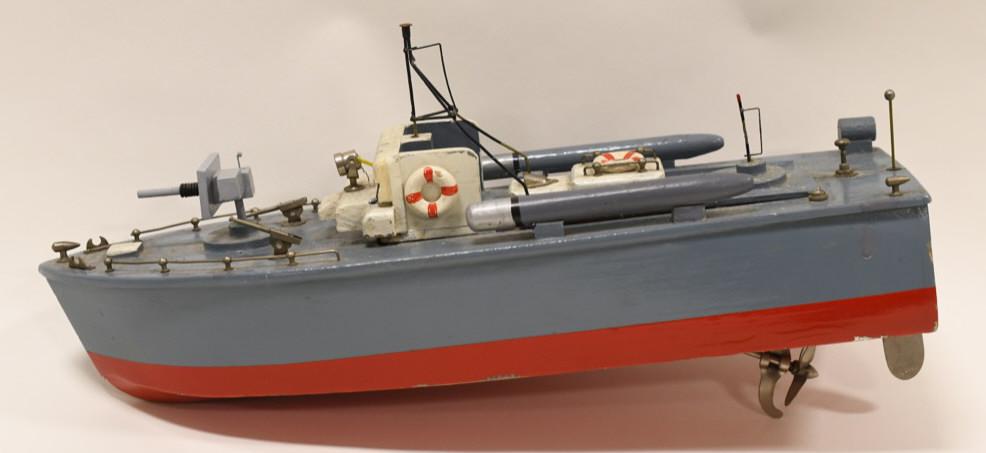 Vintage Japan Wood Toy Boat Model Battery Op.: Nice Japan wood battery operated boat model. Displays nicely with wear from play and age. Untested. Measures approximately 13" long.