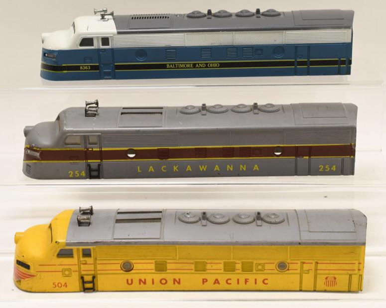Lionel and Other F3 Locomotive Train Shell: Nice Lionel #8363 F3 shell 1978 Baltimore and Ohio. Also comes with a #504 Union Pacific F3 and #254 Lackawanna F3 (unknown makers). Consignor states that they came from Madison Hardware store NY. Pos