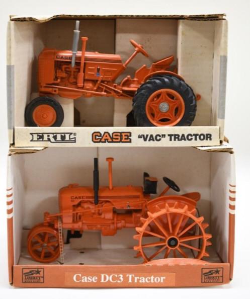 1/16 SpecCast Case DC-3 NF & Case VAC: Nice 1/16 scale SpecCast Case DC-3 narrow front on steel special edition. Also comes with a 1/16 Ertl Case Vac tractor. Both display nicely in there boxes.