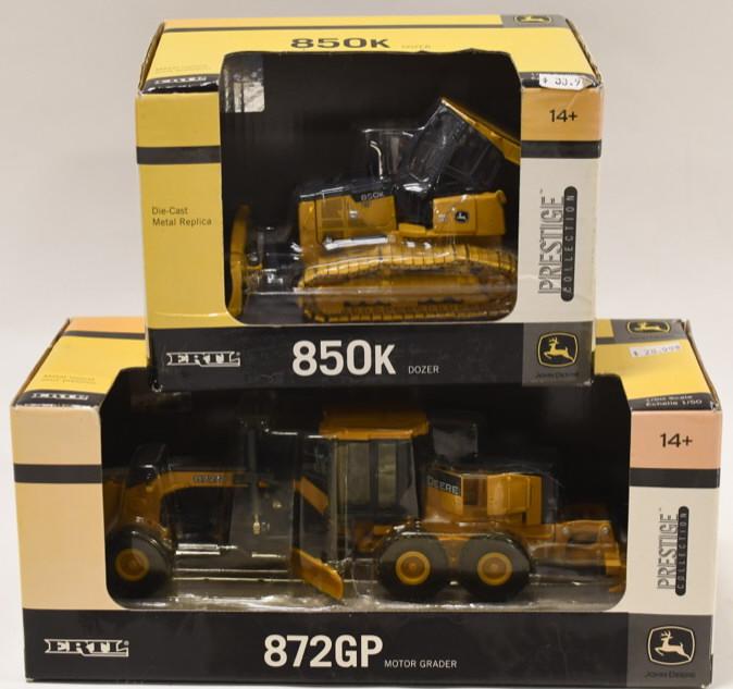 1/50 John Deere 850K Dozer & 872GP Motor Grader: Nice 1/50 scale Ertl John Deere 850K Dozer & 872GP motor grader. Both display nicely with light wear from storage and play.