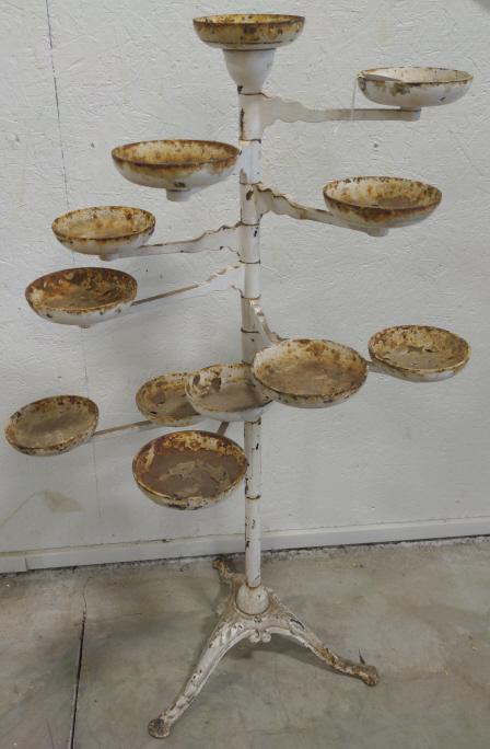 Metal adjustable planter tree (1 of 3)