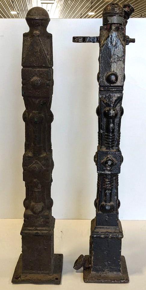 Lot of 2 Late 19th Century Cast Iron Posts (1 of 6)