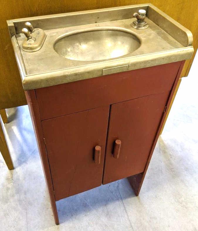 Vintage First Class RR Train Basin By Adams & Wes (1 of 7)