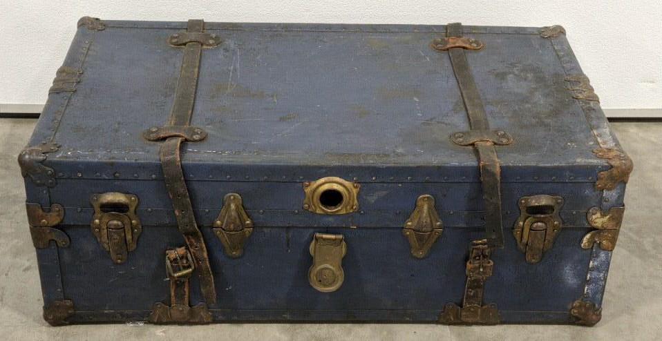 Antique navy blue traveling trunk/suitcase (1 of 5)