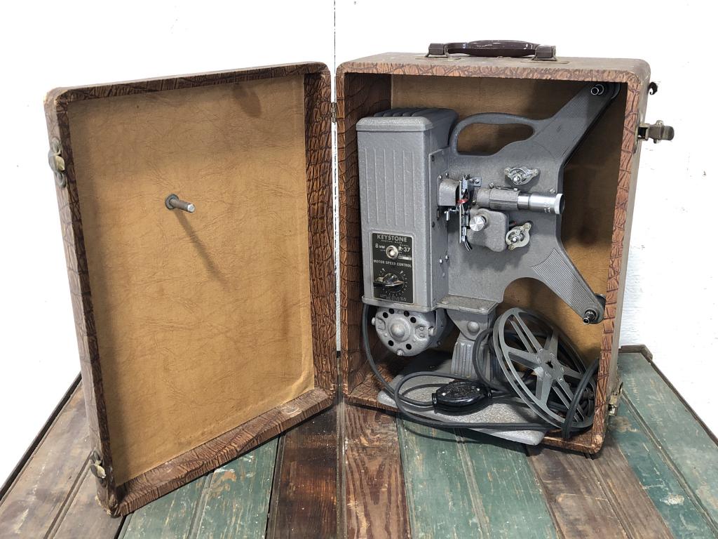Vintage Keystone Projector in Faux Alligator Skin Case (1 of 5)
