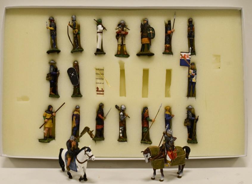 Frontline Firgures Partial Sets Medieval Knights: Frontline Figures partial sets of MFB.1 and MMB.1 Medieval Foot Knights and Medieval Mounted Knights. Both of the sets are missing some figures.