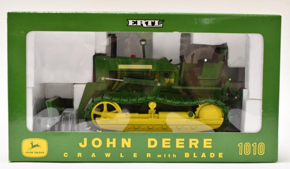 1/16 Ertl John Deere 1010 Crawler with Blade: 1/16 scale Ertl John Deere 1010 crawler with blade. Crawler is in nice condition in the box.