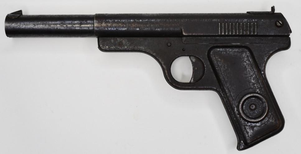 Daisy No. 118 Targeteer BB Gun Pistol: Daisy No. 118 targeteer bb gun pistol. Displays nicely with wear from use and age. Measures approximately 10" long.