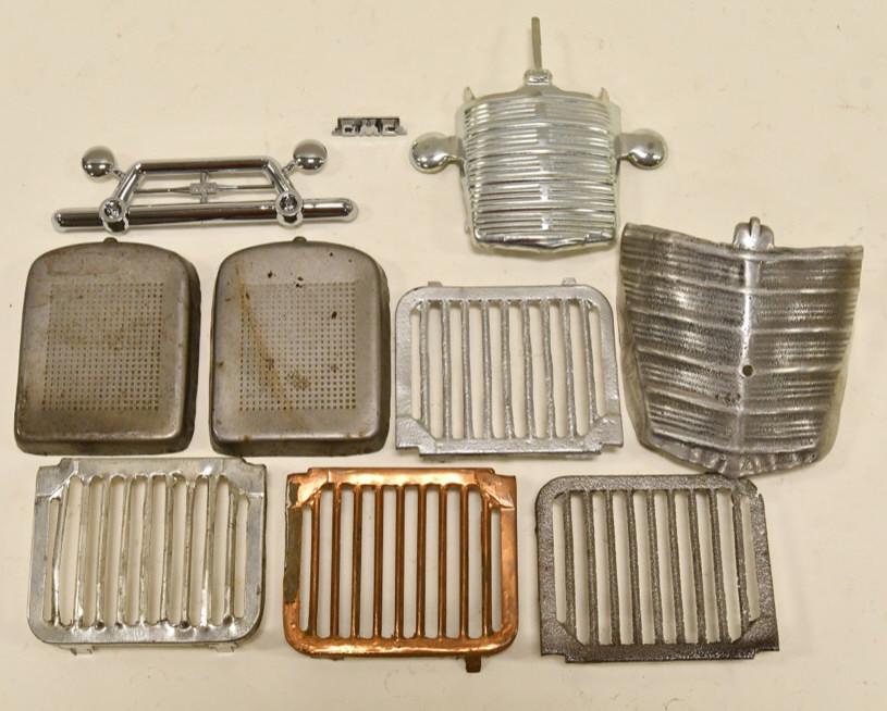 Lot of Original and Reproduction Buddy L Grills: Lot of original and reproduction Buddy L grill. Includes new and old variations.