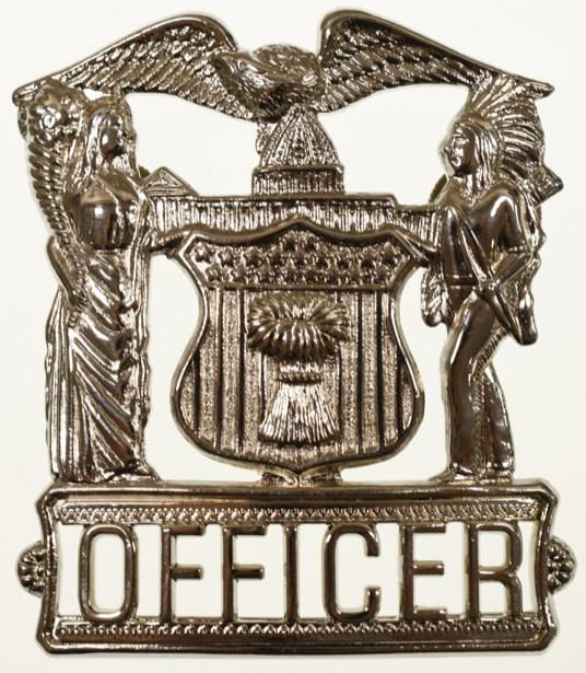 Obsolete Chicago Police Officer Cap Badge (1 of 2)