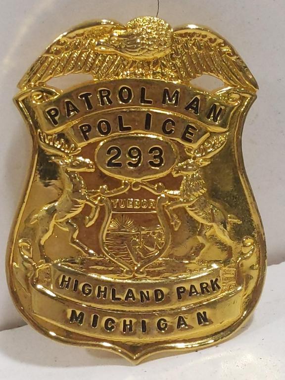 Obsolete Highland Park MI Police Patrolman Badge (1 of 3)