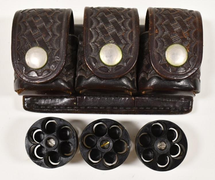 (3) Vintage Dade Colt Frame Revolver Speed Loade: Nice set of three Dade Colt "K" frame speedloaders in a Tex Shoemaker & Sons leather belt case. Great vintage condition.
