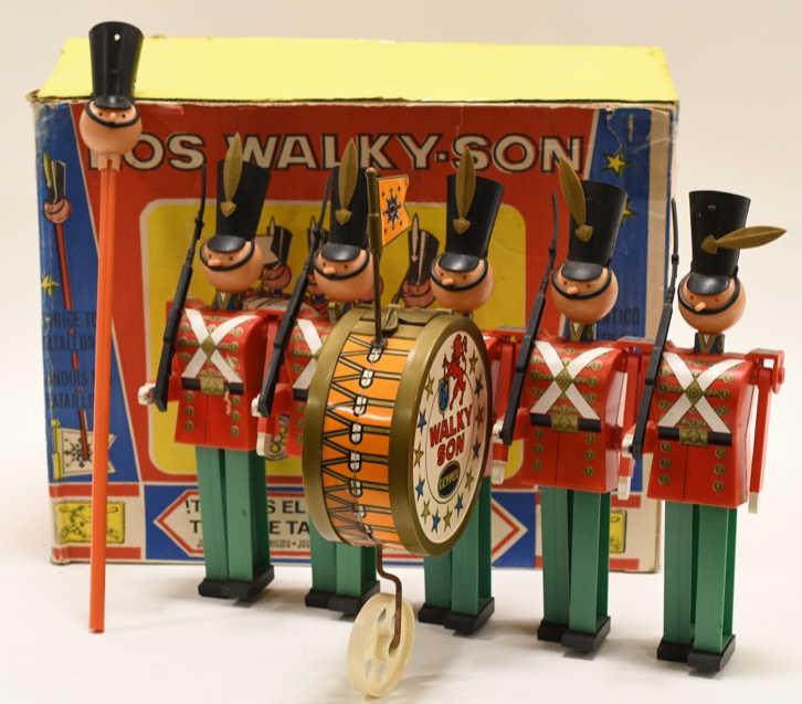 Geyper Los Walky-Son Battery Op. Drummers: Geyper Los Walky-Son battery operated drummers with the box. Box has wear and tear from age and display. Toy is in nice condition, but untested. Measures approximately 15" across.