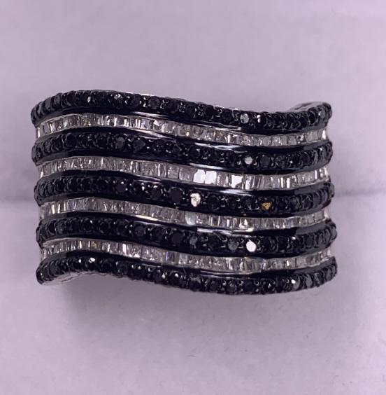 Sterling Black & White Diamond Baguette Ring: Size: 7