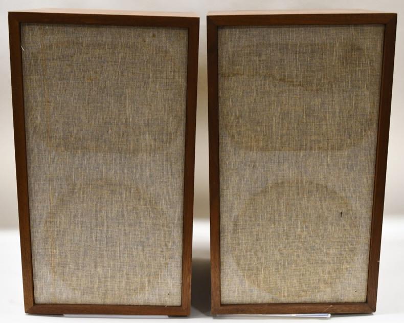 Pair of Acoustic Research ARZa Stereo Speakers: Pair of Acoustic Research ARZa Stereo Speakers, untested.