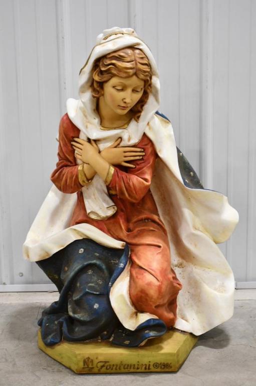 Large 1986 Fontanini Nativity Set "Mary" Statue: Large high quality Italian 1986 Fontanini resin outdoor Nativity Set "Mary" statue. Nice condition with wear from use and age. Includes original shipping box. Measures approximately 33" tall by 24" ac