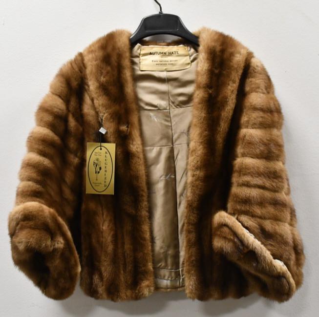 Ladies Vintage Waist Length Mink Fur Jacket: Ladies vintage waist length Elba Natural Brown Mutation mink . Ladies size small.