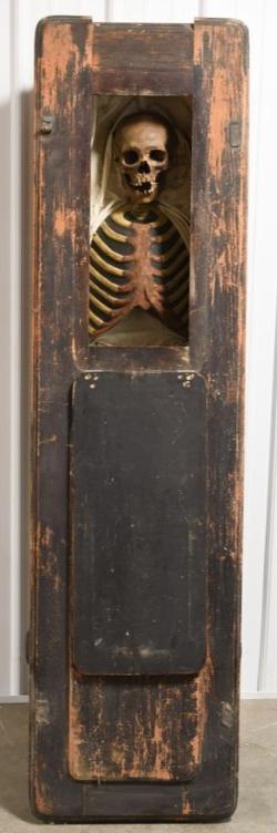 Antique Odd Fellows Coffin w/ Real Human Skull (1 of 10)