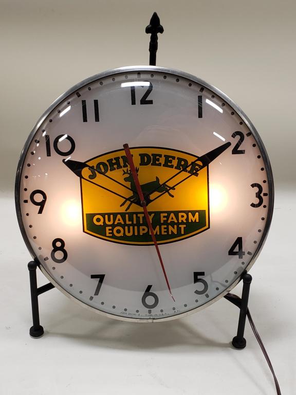 Vintage John Deere Lighted Advertising Clock (1 of 5)