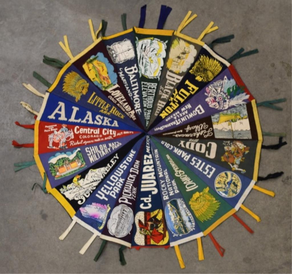 Vintage Souvenir Felt Pennant Folk Art Display (1 of 9)