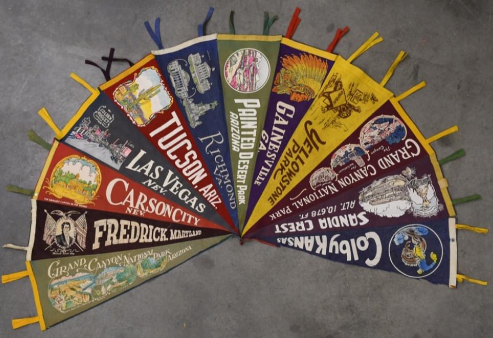 Vintage Souvenir Felt Pennant Folk Art Display (1 of 7)