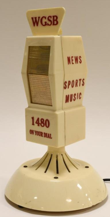 Vintage WGSB Promo Figural Microphone Tube Radio (1 of 8)
